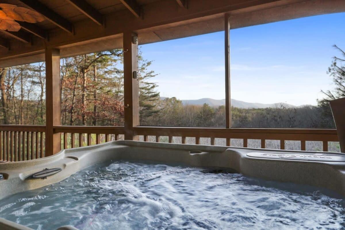 Mountain Views Hot Tub Firepit Close To Town Villa Blue Ridge Exterior photo