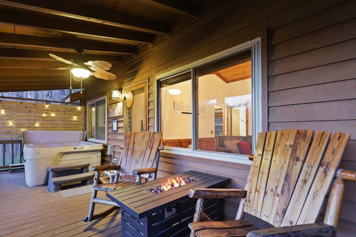 Mountain Views Hot Tub Firepit Close To Town Villa Blue Ridge Exterior photo